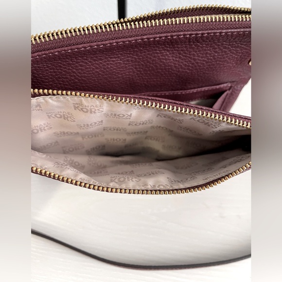 MICHAEL KORS Burgundy Leather Gold Hardware Crossbody Purse - Picture 5 of 7